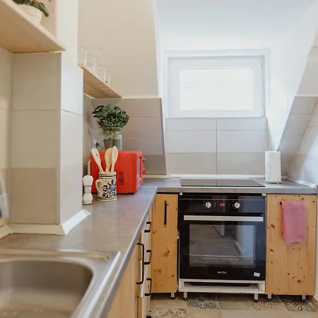 Apartment Hilltop Nest, Cozy Retreat On The Citadel Hill