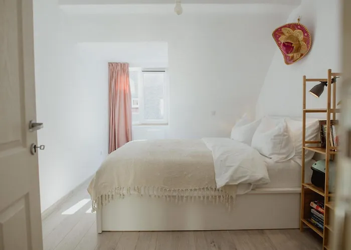 Apartment Hilltop Nest, Cozy Retreat On The Citadel Hill *