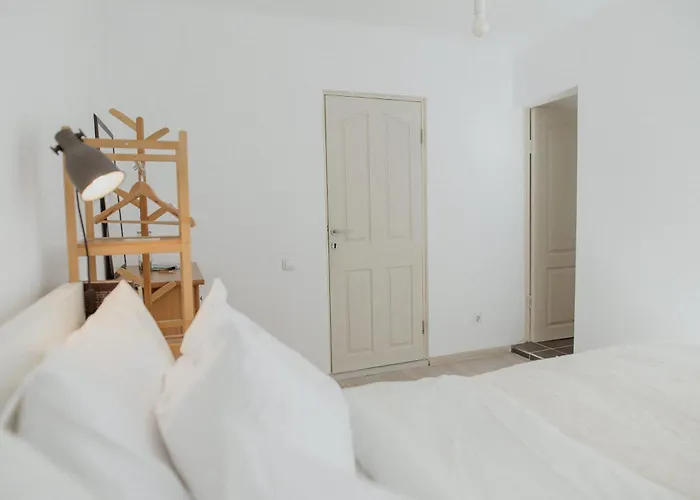 Hilltop Nest, Cozy Retreat On The Citadel Hill Apartment