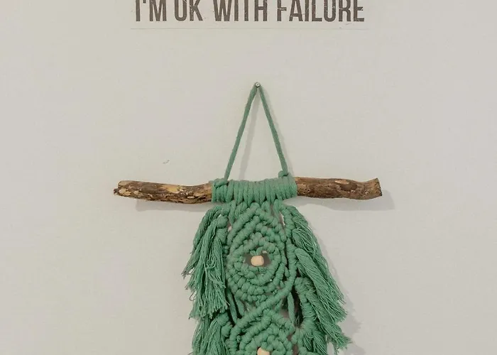 Hilltop Nest, Cozy Retreat On The Citadel Hill Apartment *