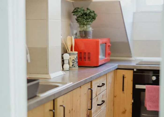 Hilltop Nest, Cozy Retreat On The Citadel Hill Apartment